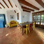 Vila Spacious With Pool And Fireplace