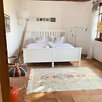 Vila Spacious With Pool And Fireplace *