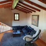 Vila Spacious With Pool And Fireplace