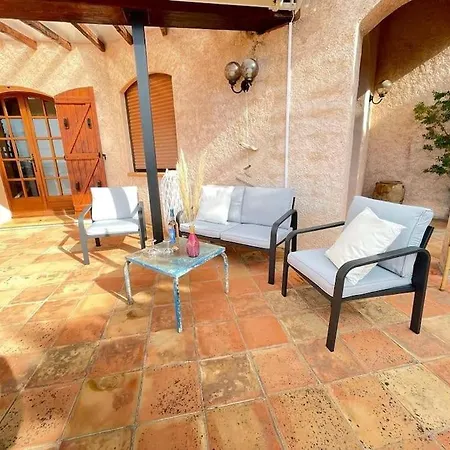 Villa Spacious With Pool And Fireplace Roquebrune-sur Argens