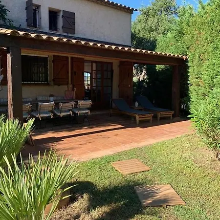 Spacious With Pool And Fireplace Roquebrune-sur Argens