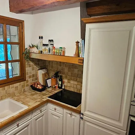 Villa Spacious With Pool And Fireplace *