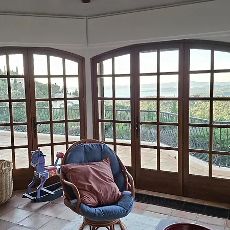 Spacious With Pool And Fireplace * 로크부른수르알젠스