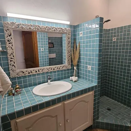 Spacious With Pool And Fireplace Roquebrune-sur Argens