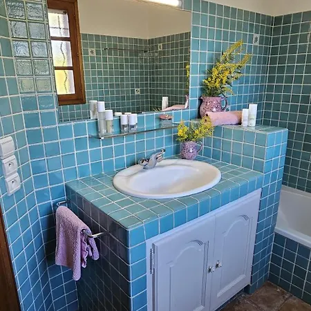 Spacious With Pool And Fireplace * 로크부른수르알젠스