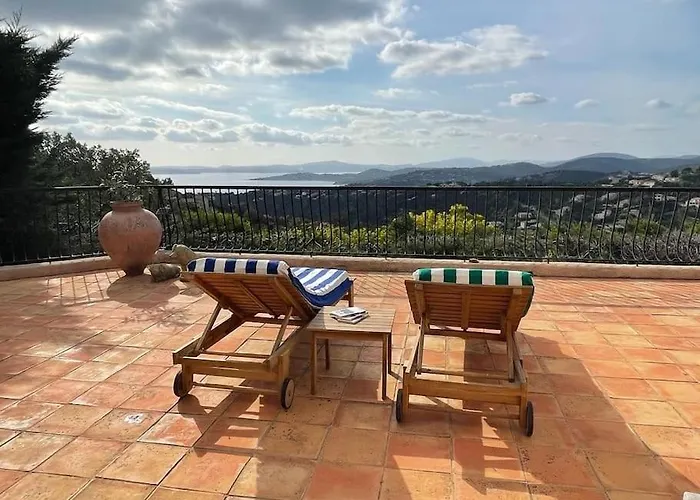Villa Spacious With Pool And Fireplace Roquebrune-sur Argens