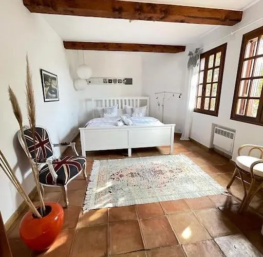 Villa Spacious With Pool And Fireplace Roquebrune-sur Argens