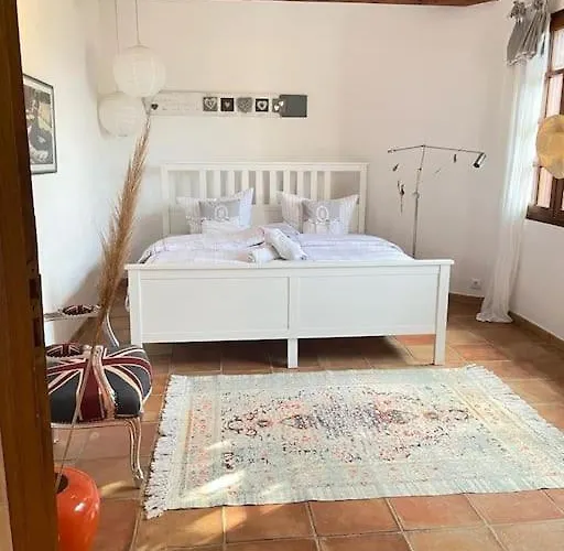 Villa Spacious With Pool And Fireplace *