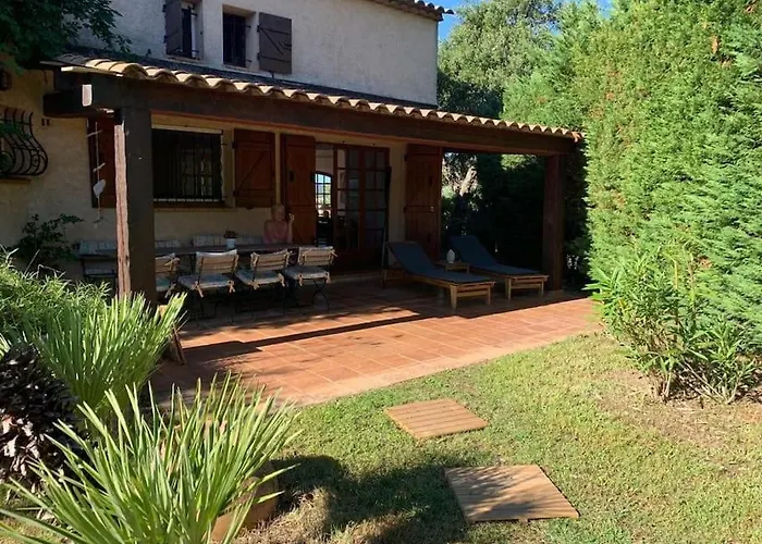 Spacious With Pool And Fireplace Roquebrune-sur Argens