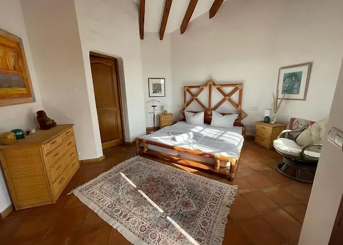 Spacious With Pool And Fireplace Roquebrune-sur Argens