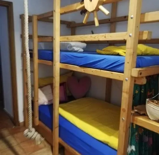 Spacious With Pool And Fireplace Villa *