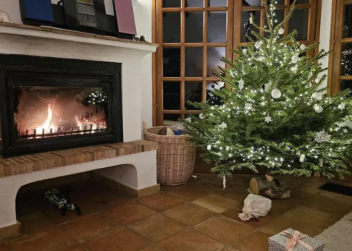 Spacious With Pool And Fireplace Roquebrune-sur Argens