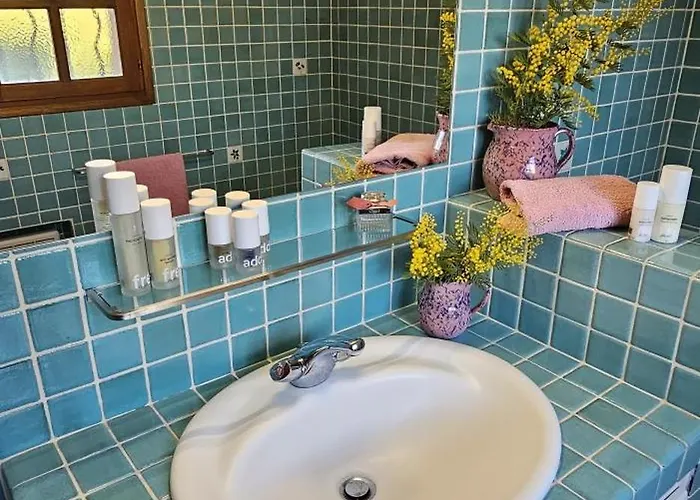 Spacious With Pool And Fireplace *